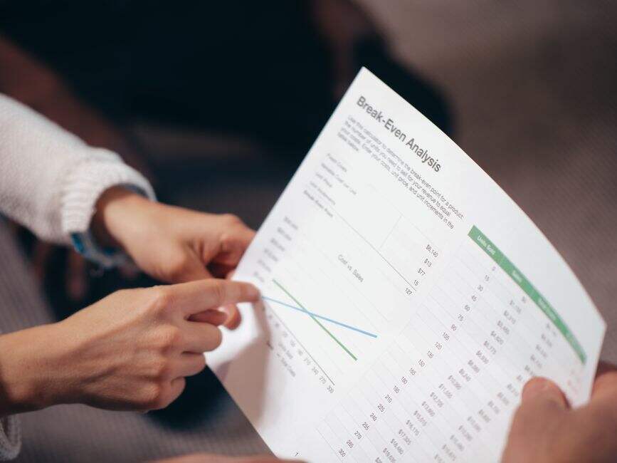 DDP双清费用时效分析:各线路报价与时效对比:广州到汉堡线路参考